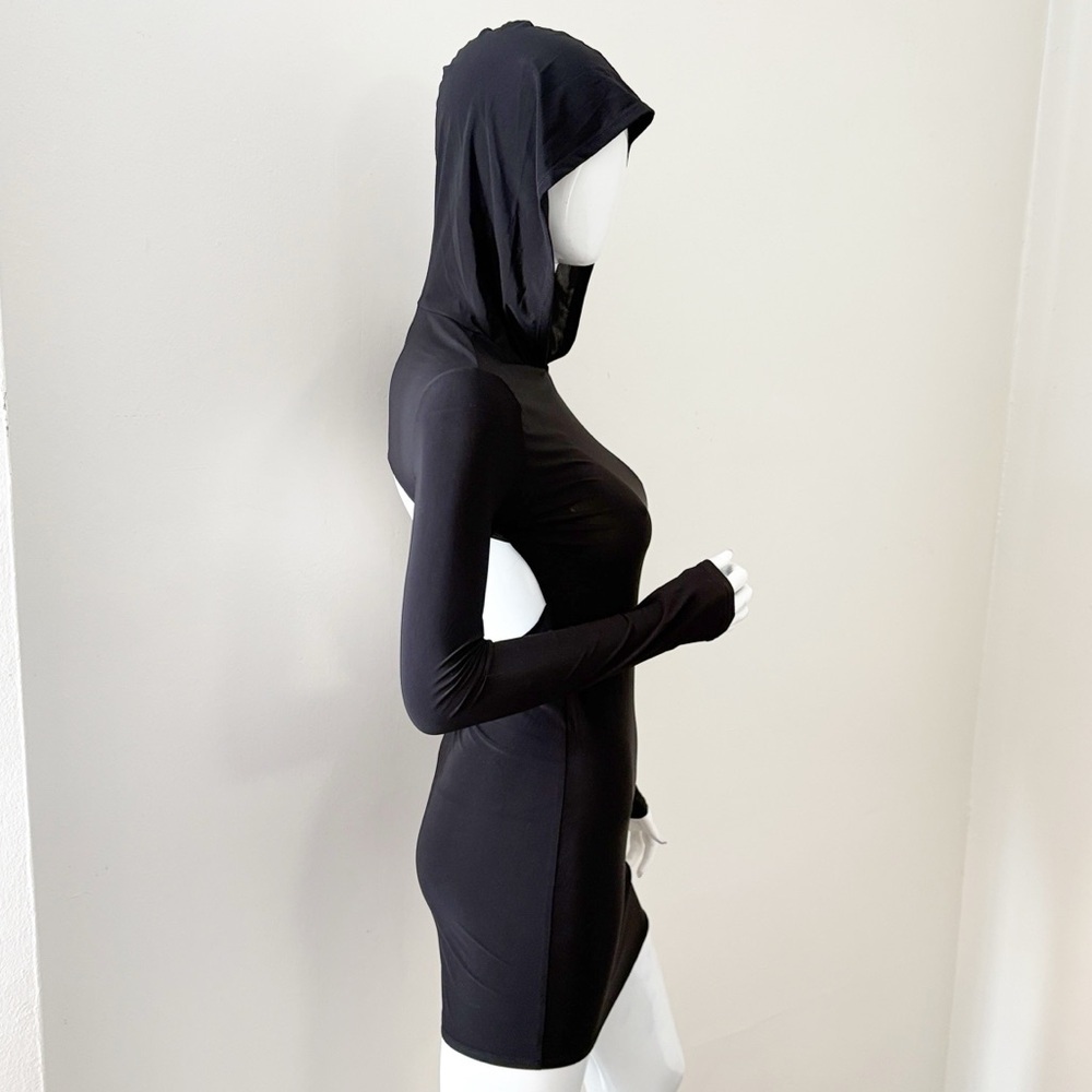 Pretty Little Thing Black Bodycon Hooded Long Sleeve Fitted Backless Mini Dress